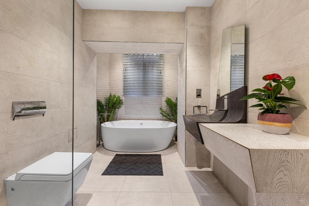 Harrods 2 Bed Lux Flat W/Patio Apartment ลอนดอน ภายนอก รูปภาพ